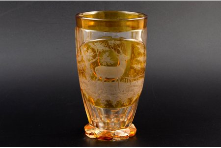 pokāls, "Bohemia", divkrāsu stikls, "Briedis", Čehoslovākija, 20. gs. 1. puse, h 13.2 / Ø 7.3 cm