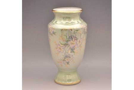 vase, "Gayane", porcelain, Rīga porcelain factory, shape by L. Agadzhanyan, Riga (Latvia), the 90ies of 20th cent., 42.5 cm