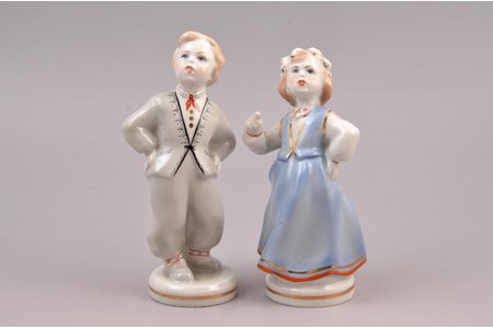 pair of figurines, Folk dance, porcelain, Riga (Latvia), USSR, Riga porcelain factory, molder - Leja Novozeneca, 13.8 / 12.7 cm, first grade