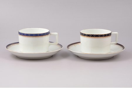 2 tējas pāri, porcelāns, M.S. Kuzņecova rūpnīca, Rīga (Latvija), 1920-1933 g., h (tasīte) 5.3 cm, Ø (apakštasīte) 14.1 cm