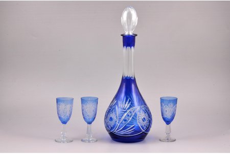 komplekts, karafe un 3 glāzītes, Iļģuciema stikla fabrika, krāsains stikls, Latvija, 20 gs. 20-30tie gadi, karafe ar korķi h 31 cm,  glāzītes h 10 cm