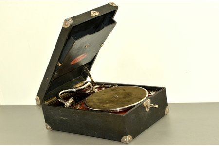 gramophone, "Piccadilly", manufactured by J.A. Gustafson, Germany, the 30ties of 20th cent.
