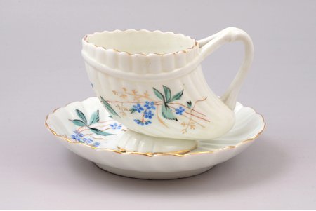 tea pair, "Сornucopia", porcelain, Khrapunova-Novogo manufactory, hand-painted, Russia, the 19th cent., h (cup) 7 cm, Ø (saucer) 13 cm