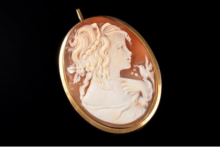 pendant-brooch, cameo, gold, 750 standard, 9.07 g., the item's dimensions 4.4 x 3.5 cm, Italy