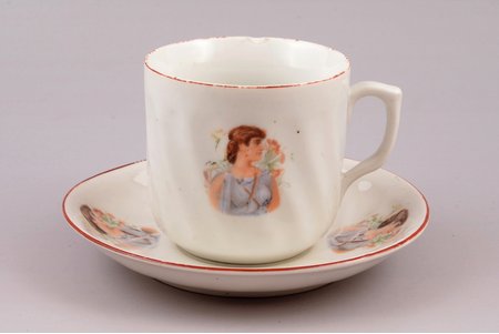 tējas pāris, porcelāns, "Krasnij Farforist", PSRS, 1927-1930 g., h (tasīte) 8 cm, Ø (apakštasīte) 15 cm, virspusējs nošķēlums uz tasītes malas
