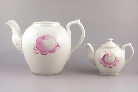 teapot, set, 2 pcs., porcelain, M.S. Kuznetsov manufactory, Riga (Latvia), 1920-1933, h (with lid) 12 / 18 cm, third grade, lid has chips inside