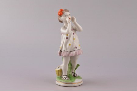 figurine, Girl got lost, porcelain, USSR, Polonne artistic ceramic factory, the 50ies of 20th cent., 14 cm, first grade