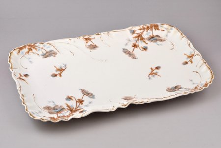 servējamais šķīvis - paplāte, porcelāns, M.S. Kuzņecova rūpnīca, Rīga (Latvija), Krievijas impērija, 20. gs. sākums, 41 x 25.5 cm
