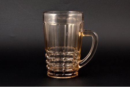 beer (kvass) mug, made by Livani glass factory in 1973. The inscription at the bottom - "LSF, с 35 к". Volume - 0.5 L, height - 150 mm, upper Ø - 95 mm, lower Ø - 73 mm, Latvia, USSR, the 70-ties of the 20th cent., chip at the bottom