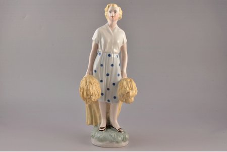 statuete, Talka (Kolhozniece), porcelāns, Rīga (Latvija), PSRS, Rīgas porcelāna rūpnīca, modeļa autors - Zina Ulste, 1956-1958 g., 30.7 cm, pirmā šķira