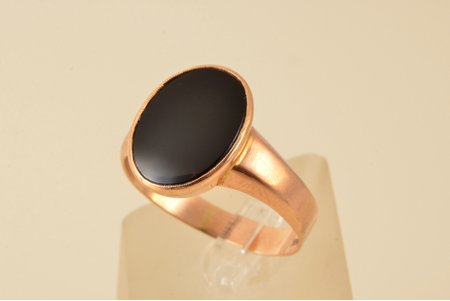 a ring, gold, 14 К standard, 3.78 g., the size of the ring 21.75, chalcedony