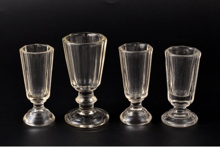 set of 4 small glasses, h 8.8 - 7.6 cm