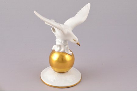 figurine, Seagull on a gold ball, porcelain, Germany, the 30-40ties of 20th cent., h 12.4 cm, Gerold Porzellan Bavaria