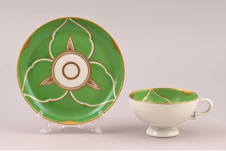 coffee pair, porcelain, M.S. Kuznetsov manufactory, hand-painted, Riga (Latvia), 1934-1936, h (cup) 4.2 cm, Ø (saucer) 11.4 cm, second grade