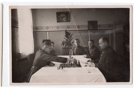фотография, Латвийская армия, капитан Е. Келпе, президент шахматной федерации, Клуб штаба армии, Латвия, 20-30е годы 20-го века, 13.4х8.6 см