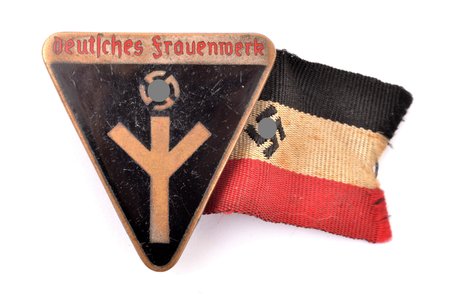 badge, Women's Welfare Organization (Deutsches Frauenwerk), M1/154, RZM, Germany, 30-40ies of 20th cent., 31.5 x 30.5 mm