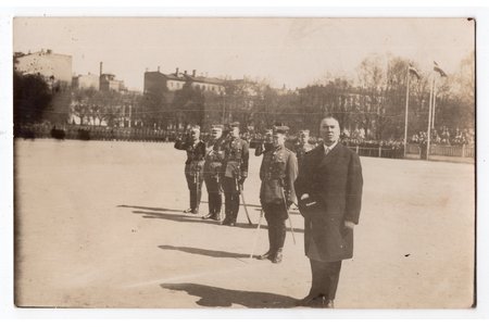 фотография, Рига, президент Латвии Альберт Квиесис, Латвия, 20-30е годы 20-го века, 14х8.8 см