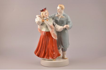 figurine (DEFECT), Folk dance, porcelain, Riga (Latvia), USSR, Riga porcelain factory, molder - Zina Ulste, 1954-1962, 33 cm, w/o mark, chip on the headdress