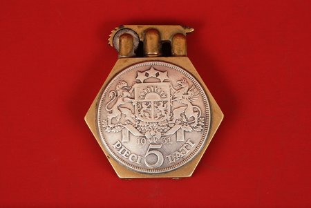зажигалка, из двух серебрянных 5-латовых монет, латунь