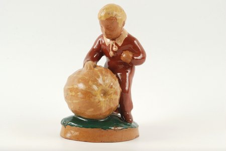 statuete, Zēns ar ķirbi, keramika, Lietuva, PSRS, Kaunas kombināts "Daile", 20 gs. 60tie gadi, 15 cm