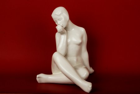 figurine, "Lunch", the one of two known sculptures, porcelain, Riga (Latvia), USSR, sculpture's work, molder - Rimma Pancehovskaya, the 50ies of 20th cent., 26 cm, author's attribution. Foot insignificant proffessional restoration